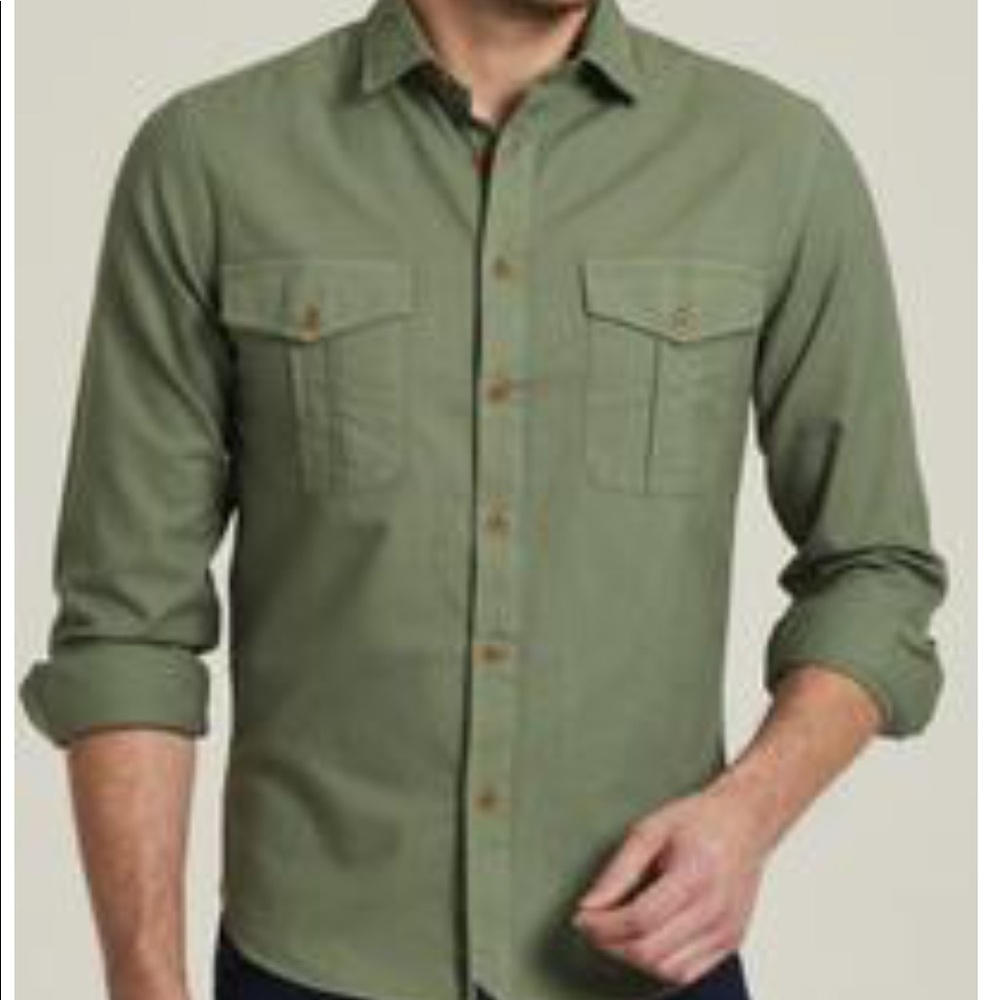 Casual men’s olive green button down shirt
